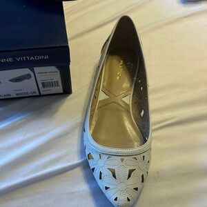 Adrienne Vittadini Cream Floral Cutout Flats (10M)